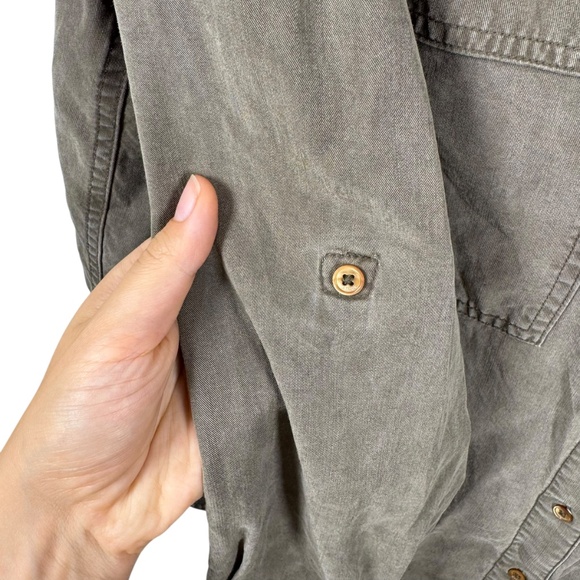 Babaton | Utility Shirt | Large | Light Olive Green | Button-down | Relaxed Fit - Picture 11 of 12